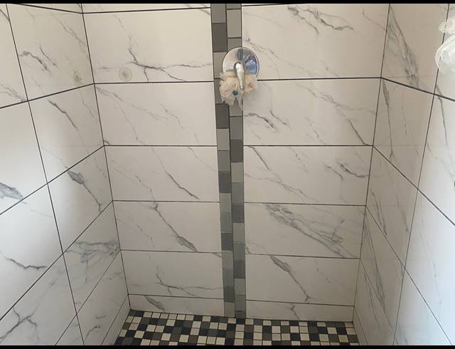 6 BEDROOM COMPOUND FOR SALE IN NORTHDALE